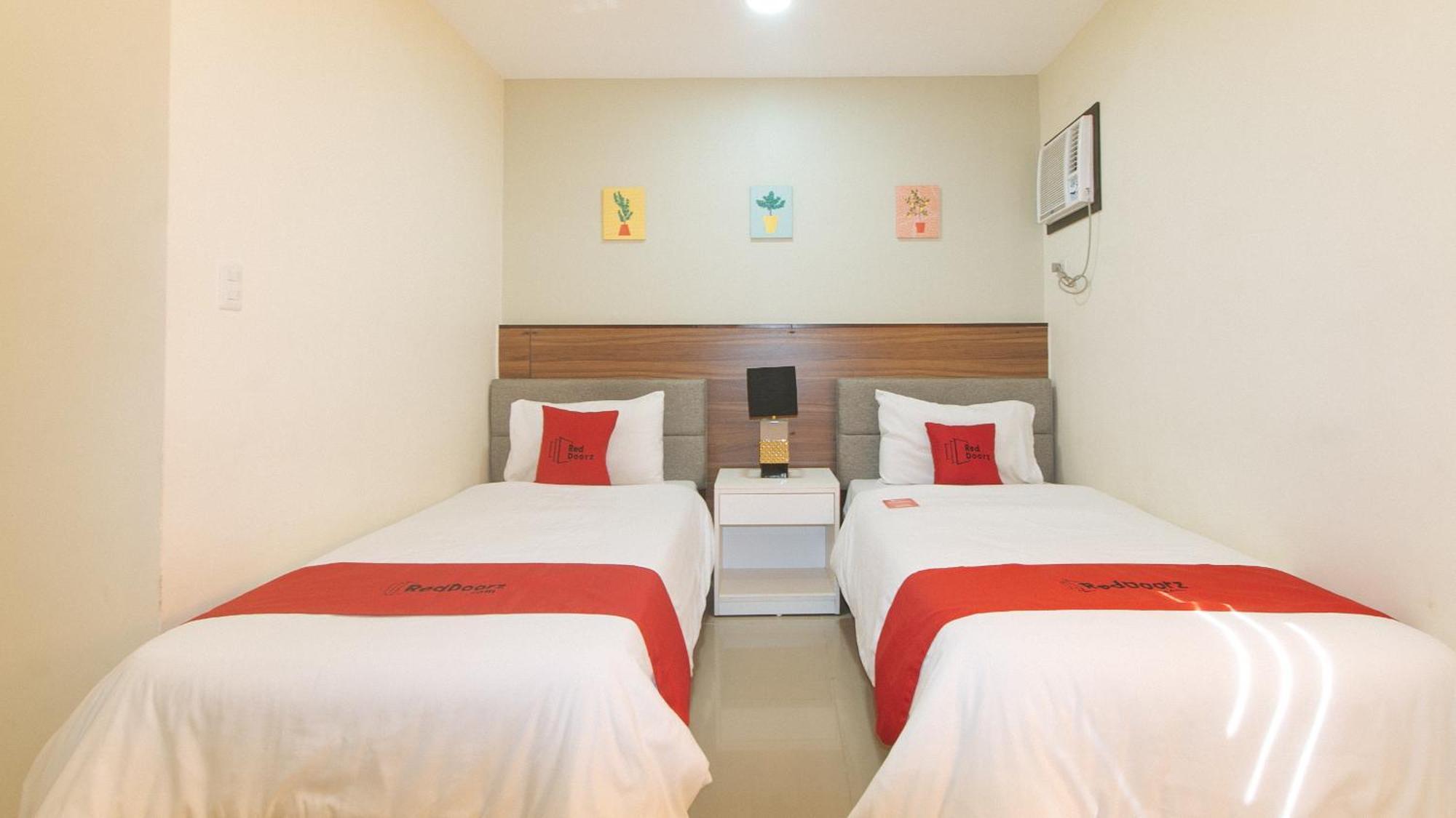 Reddoorz @ Leoncia Apartelle Mandaue Exterior foto