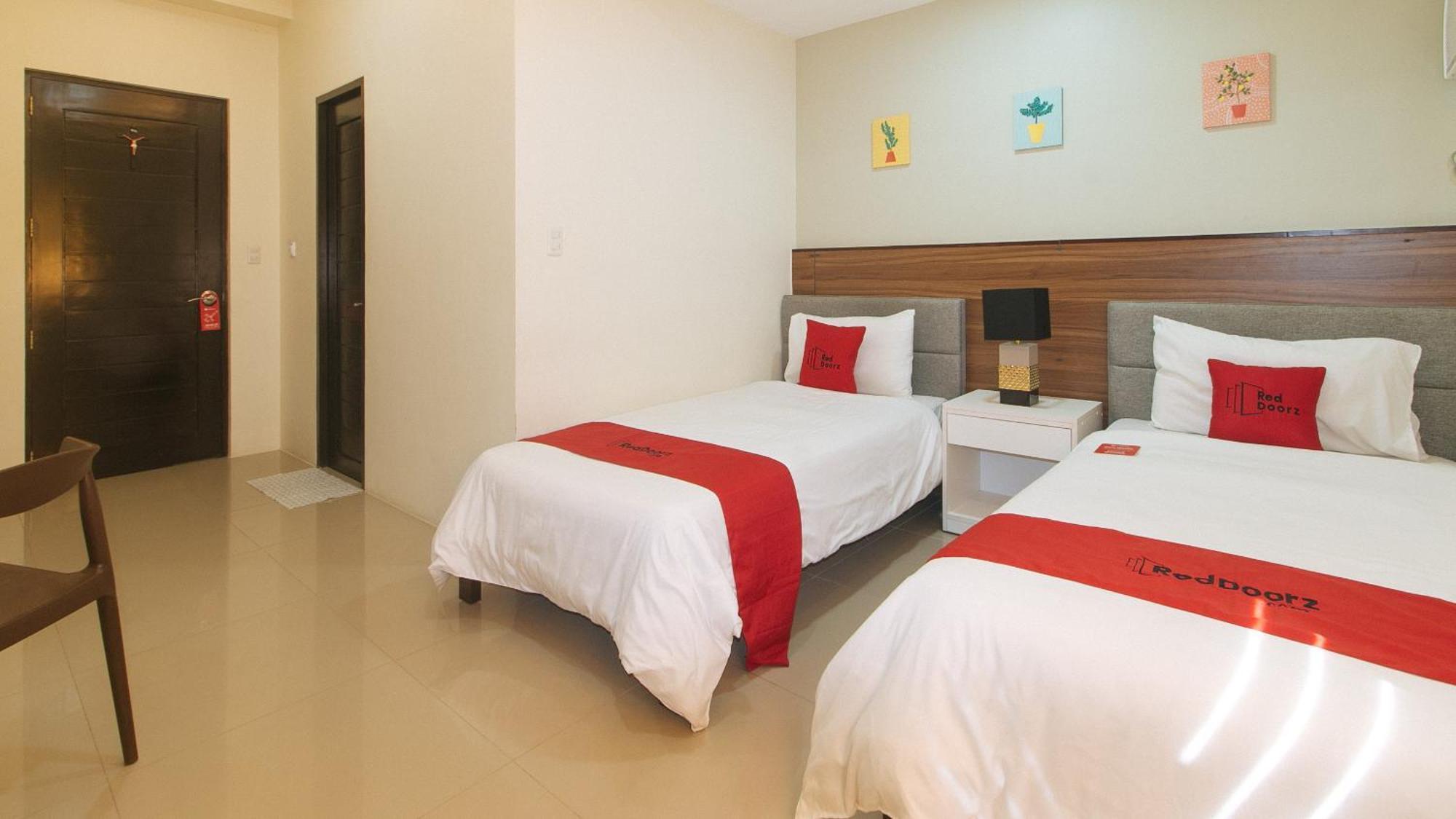 Reddoorz @ Leoncia Apartelle Mandaue Exterior foto