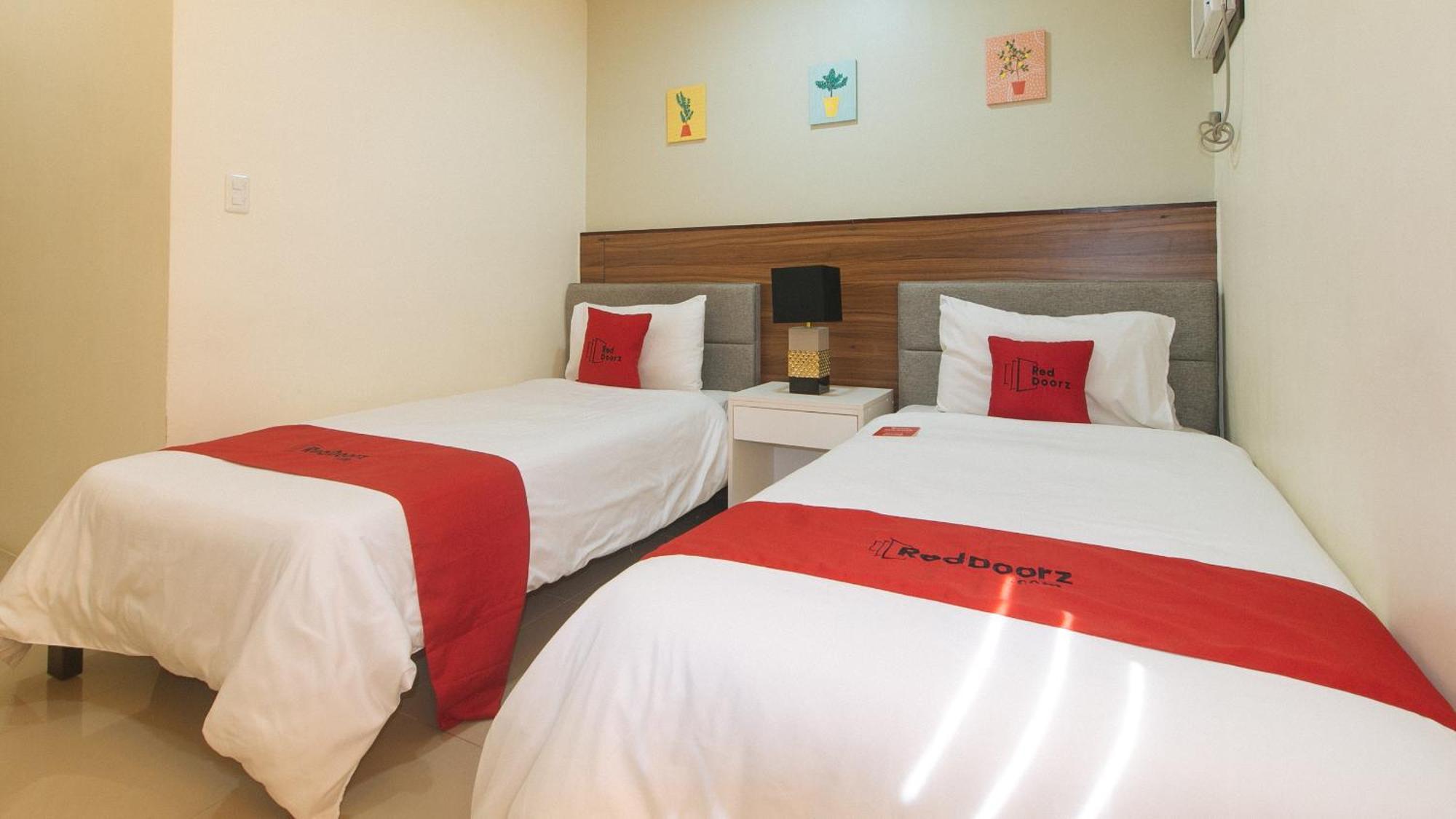 Reddoorz @ Leoncia Apartelle Mandaue Exterior foto