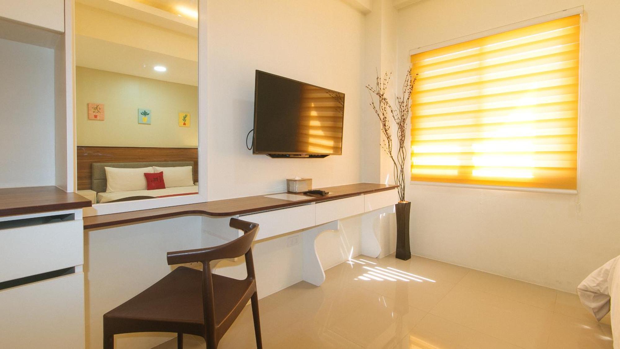 Reddoorz @ Leoncia Apartelle Mandaue Exterior foto