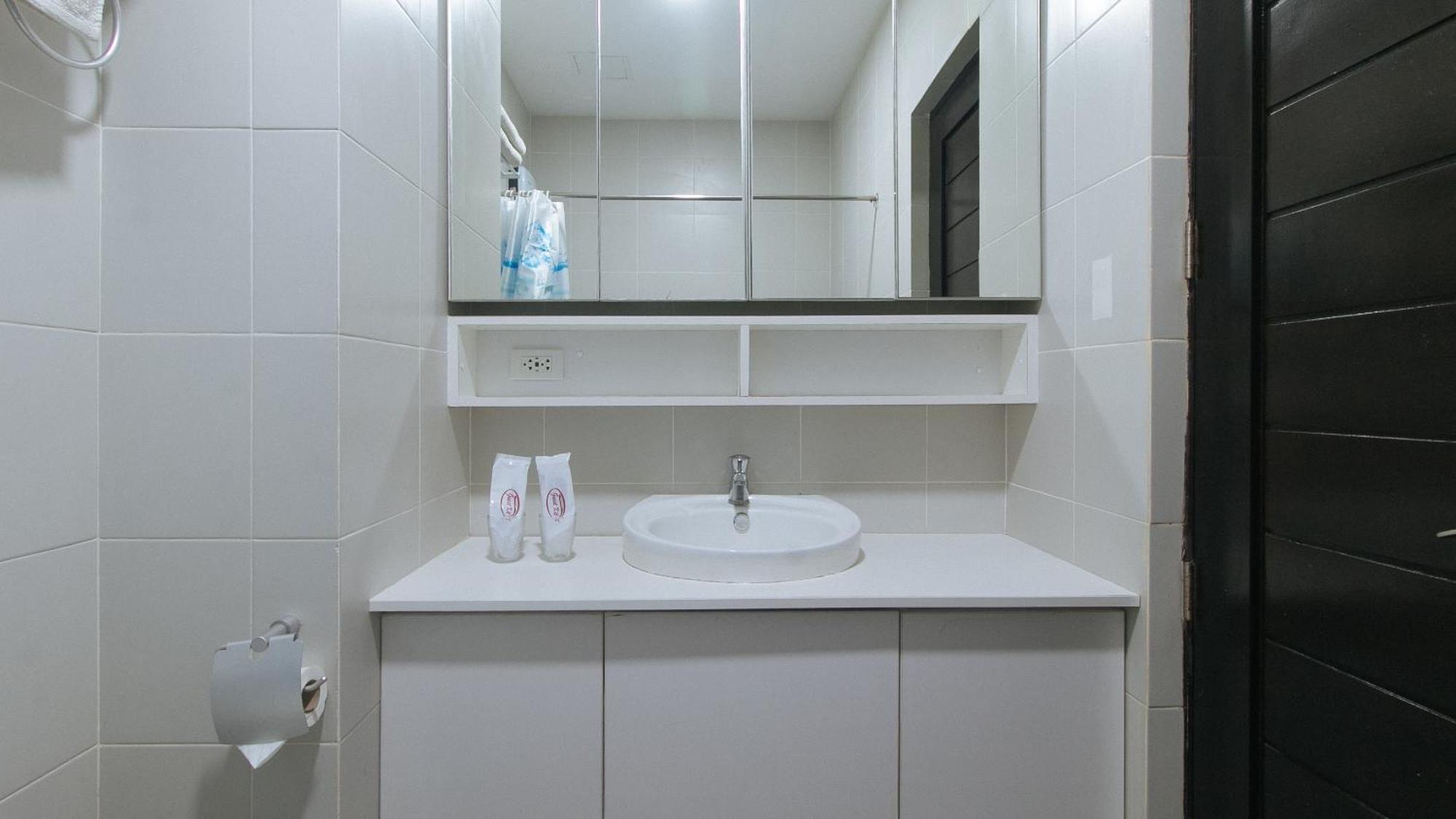 Reddoorz @ Leoncia Apartelle Mandaue Exterior foto