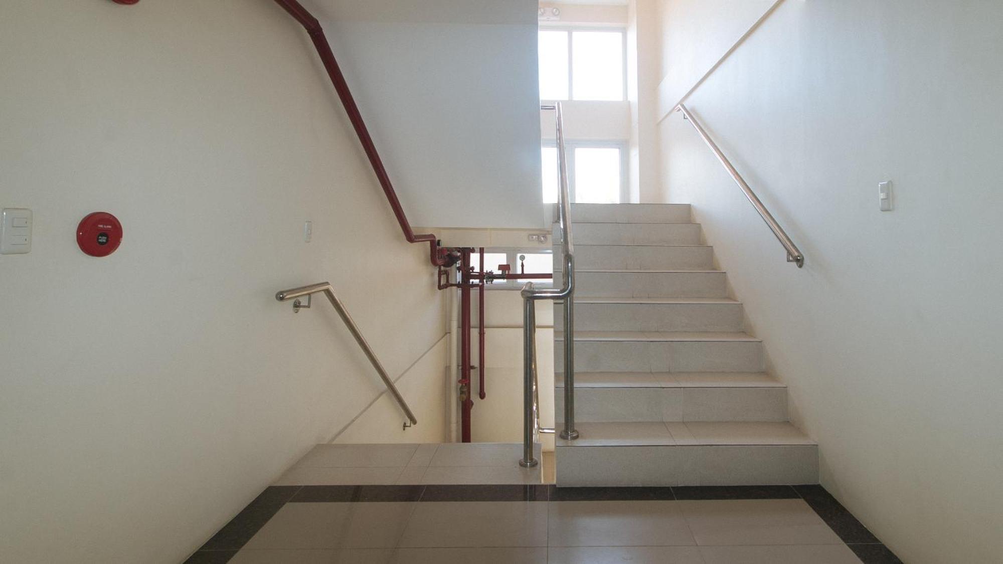 Reddoorz @ Leoncia Apartelle Mandaue Exterior foto